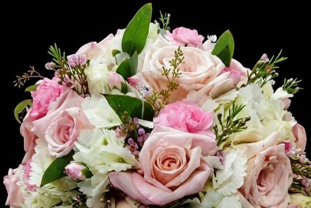 PINK HAND BOUQUET