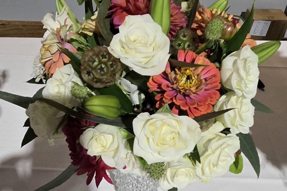 ROSE ZINNIA LILY HAND BOUQUET