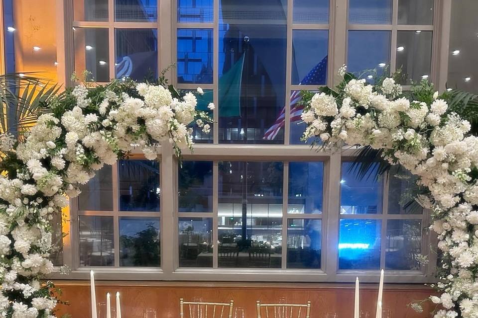 Split white arch