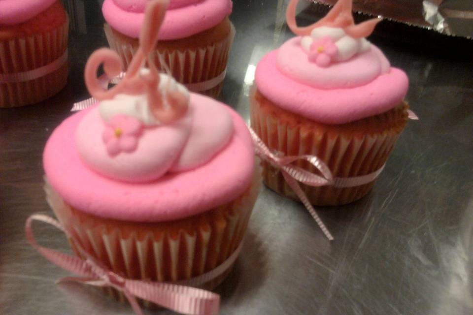 Cupcakes Bakery & Deli