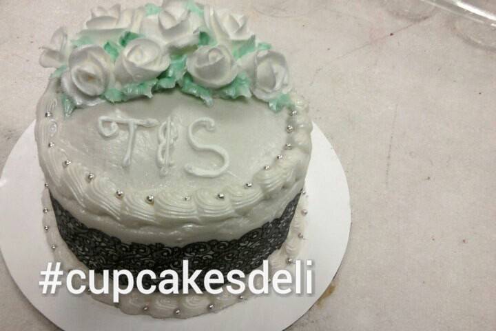 Complimentary 1st Anniversary Cake in Silver, Teal & Black