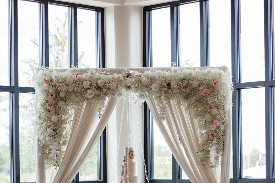 Elegant Cake Display