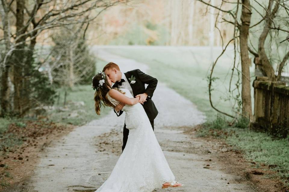 Sweet couple portrait - laura hamon photography