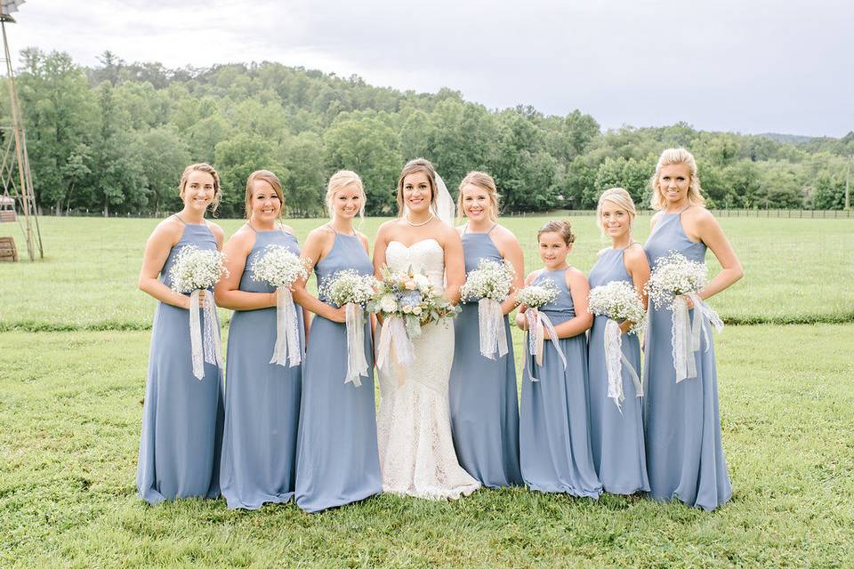 Bride with the bridesmaids - shelby norris photography