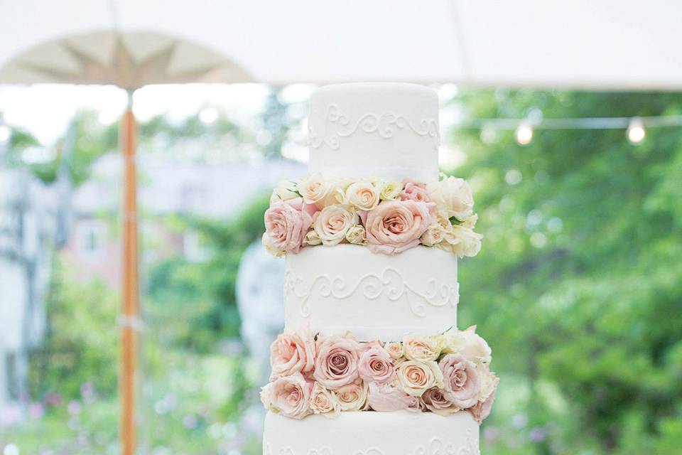 Five layers wedding cake