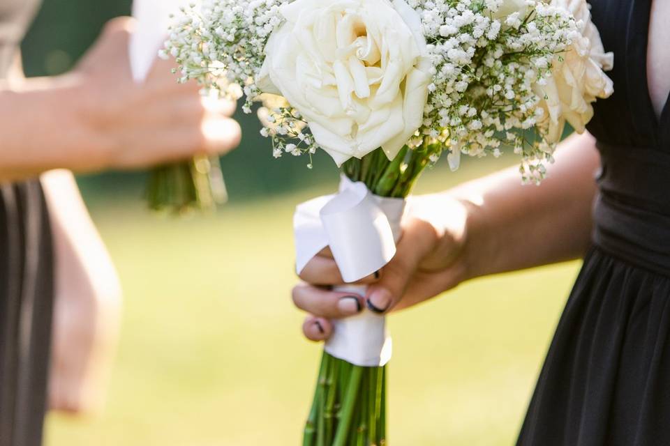 Rose and baby's breath bouquet