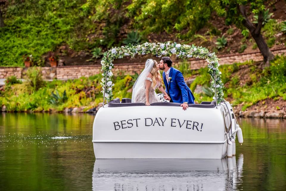 A boat on the lake