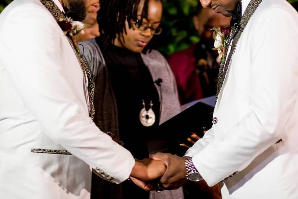 Couple at the altar w/ LaToya