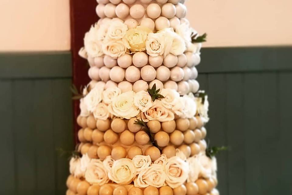 4-tier wedding cake