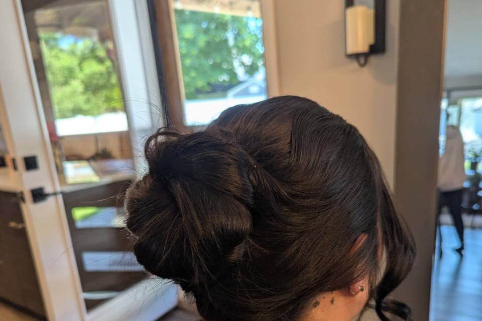 Middle updo
