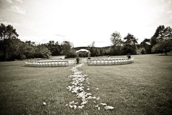 The back lawn is fantastic for an outdoor wedding. You can't beat the lake views!Khanna Photography