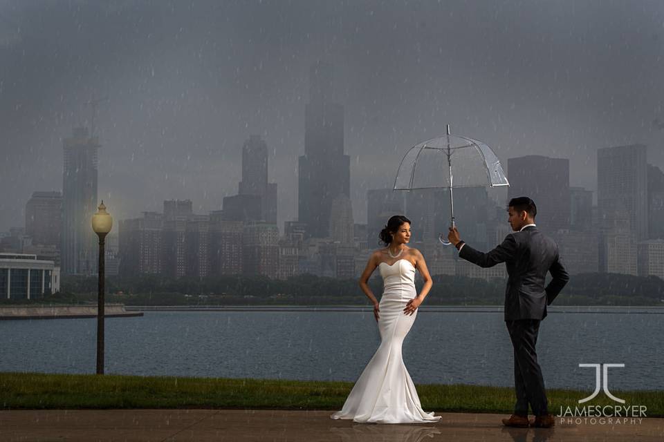 Even a little rain couldn't stop us creating epic wedding photos!