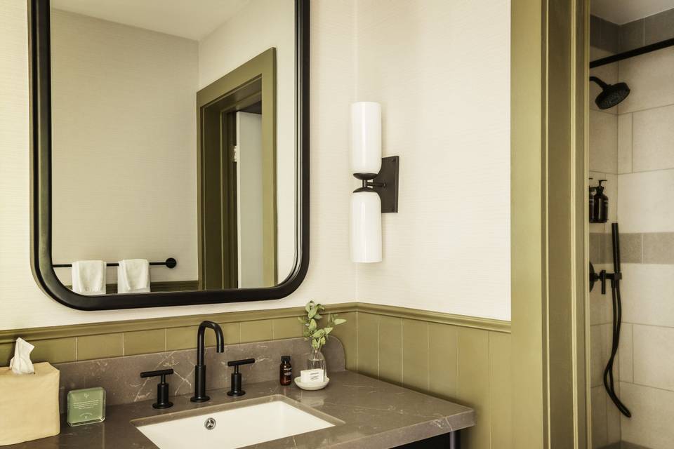 Guest Room Bathroom