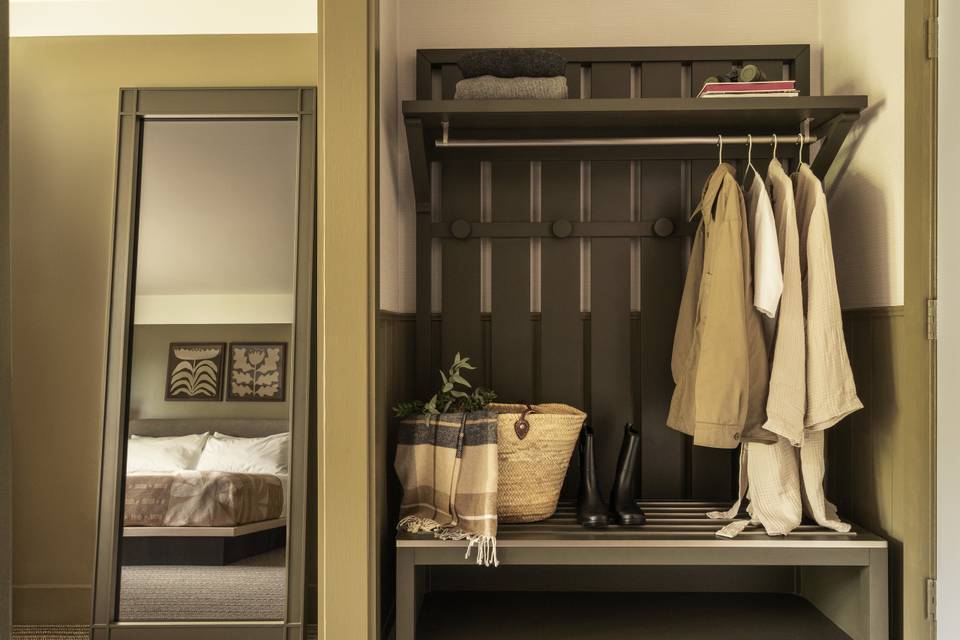 Guest Room Wardrobe Space