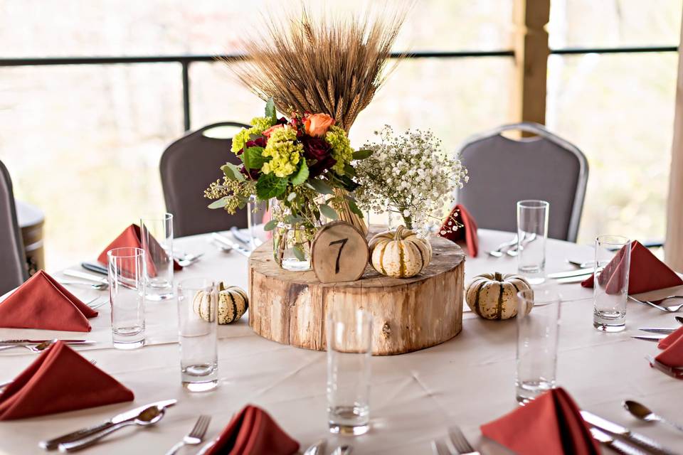 Dancing Bear Lodge & Appalachian Bistro