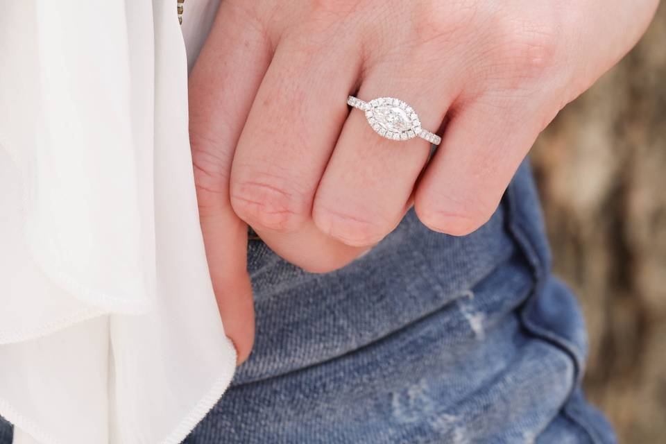 Classic oval engagement ring