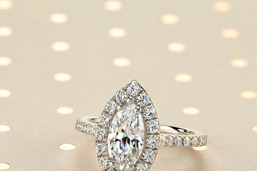 Diamond engagement ring