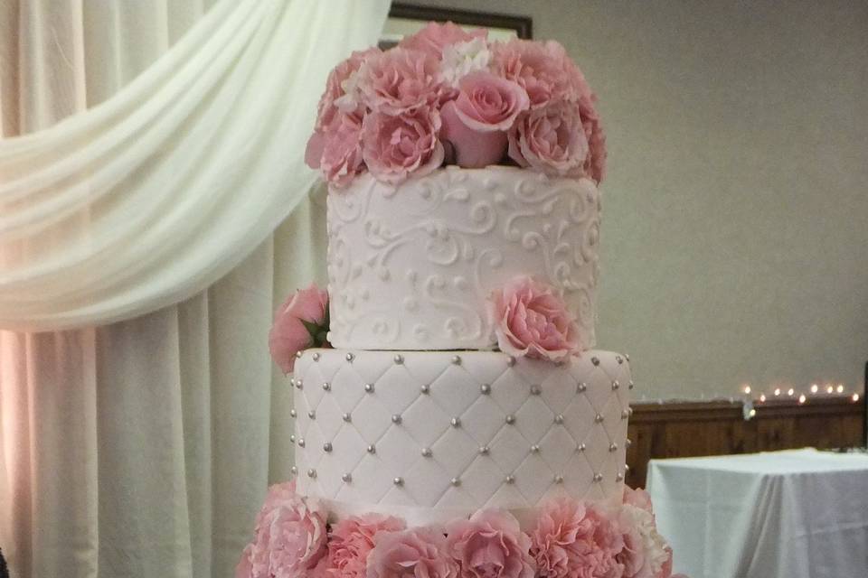 The Cakery - Wedding Cake - Atascadero, CA - WeddingWire