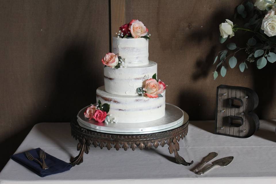 Elegant 4-tier wedding cake