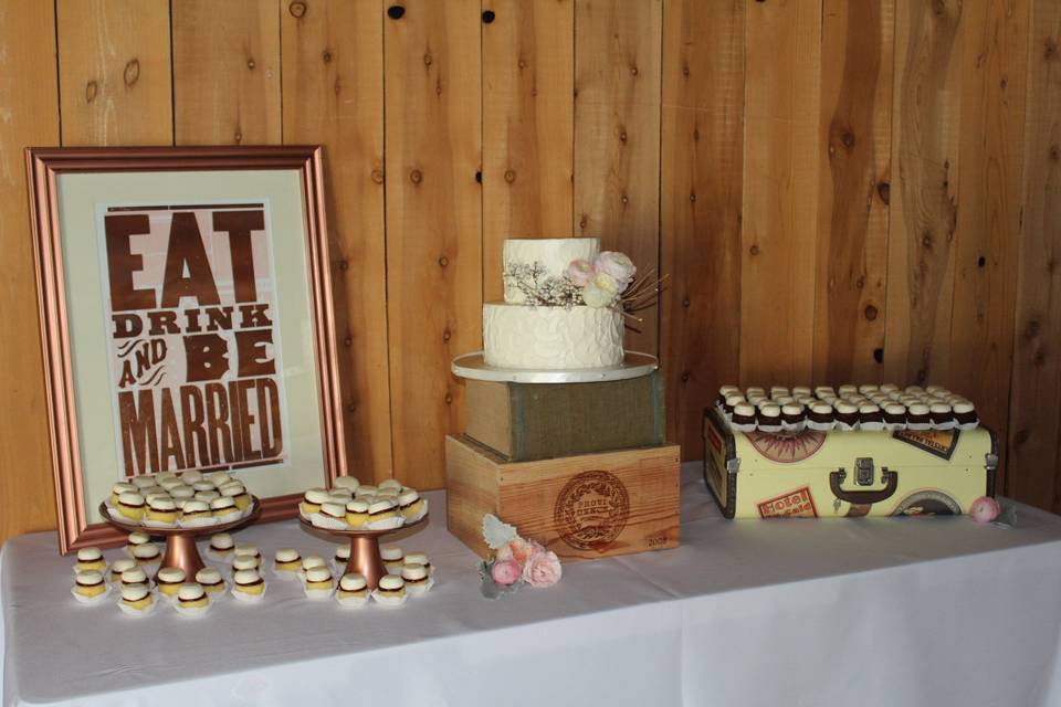 Floral wedding cake