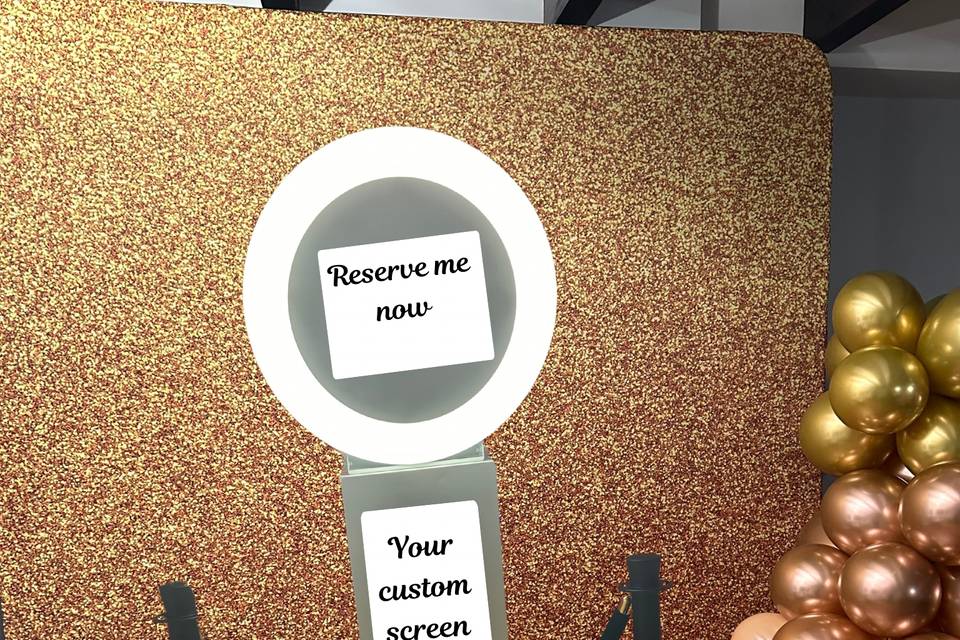 LCD selfie booth