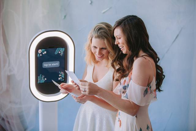 Framed Grace Photo Booth