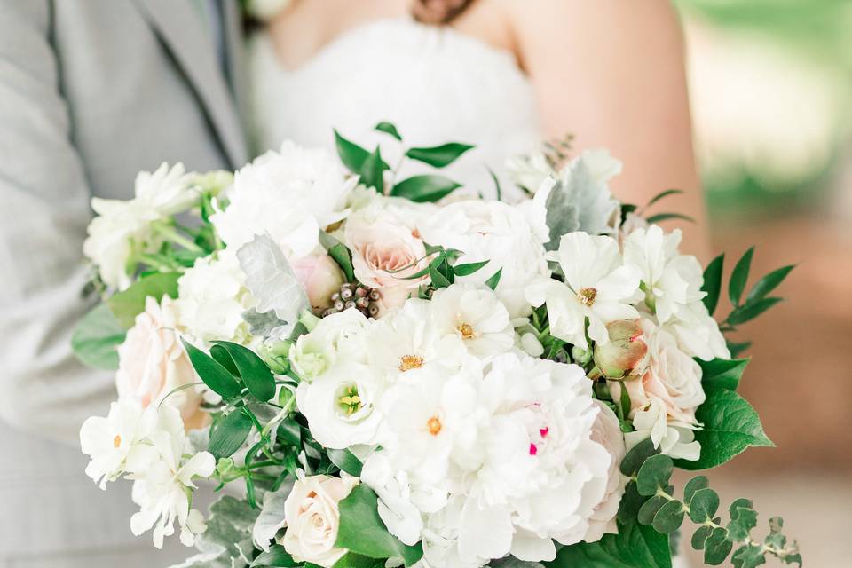 Summer bridal bouquet