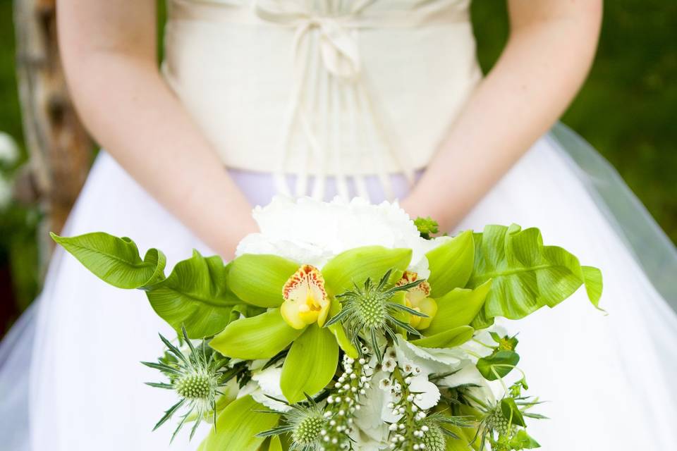 Modern green bouquet