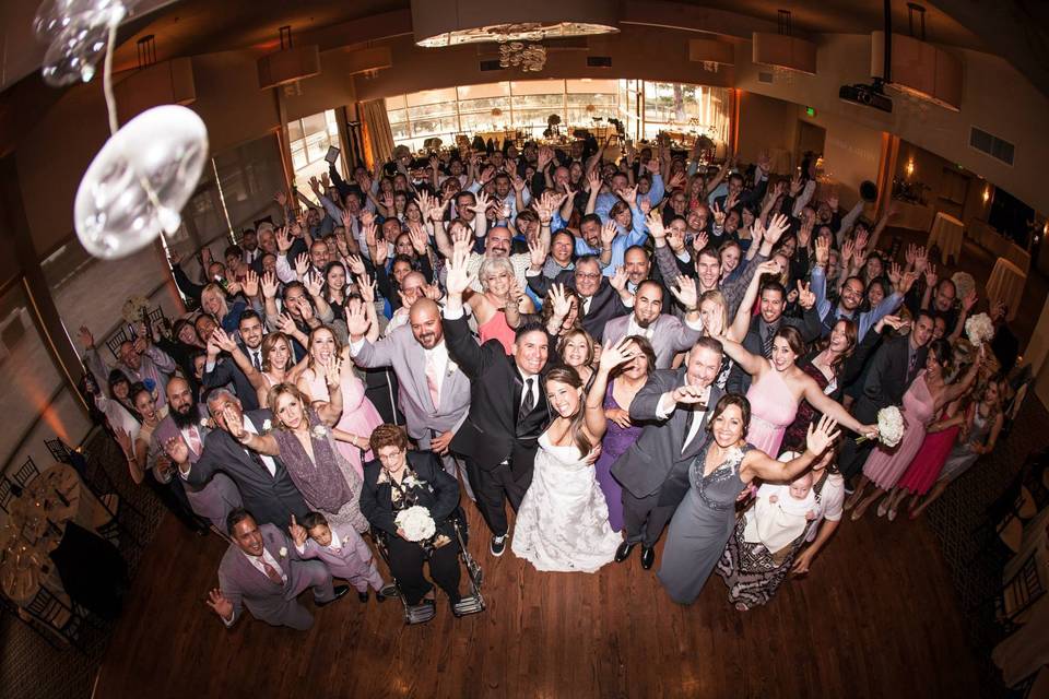Rancho Palos Verdes wedding Group Photo FUN!http://www.losverdesgc.com/event-services