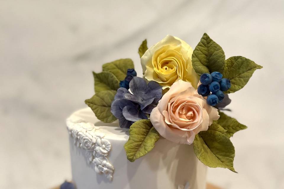 Romantic sugar flowers