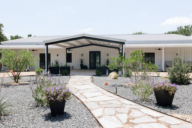 Lakefront Acres Front Walk.jpg