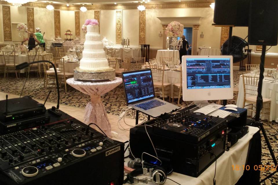 DJ set up