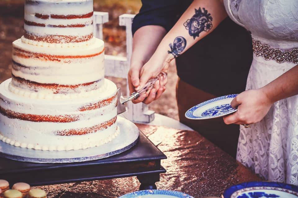 Cake cutting assistance