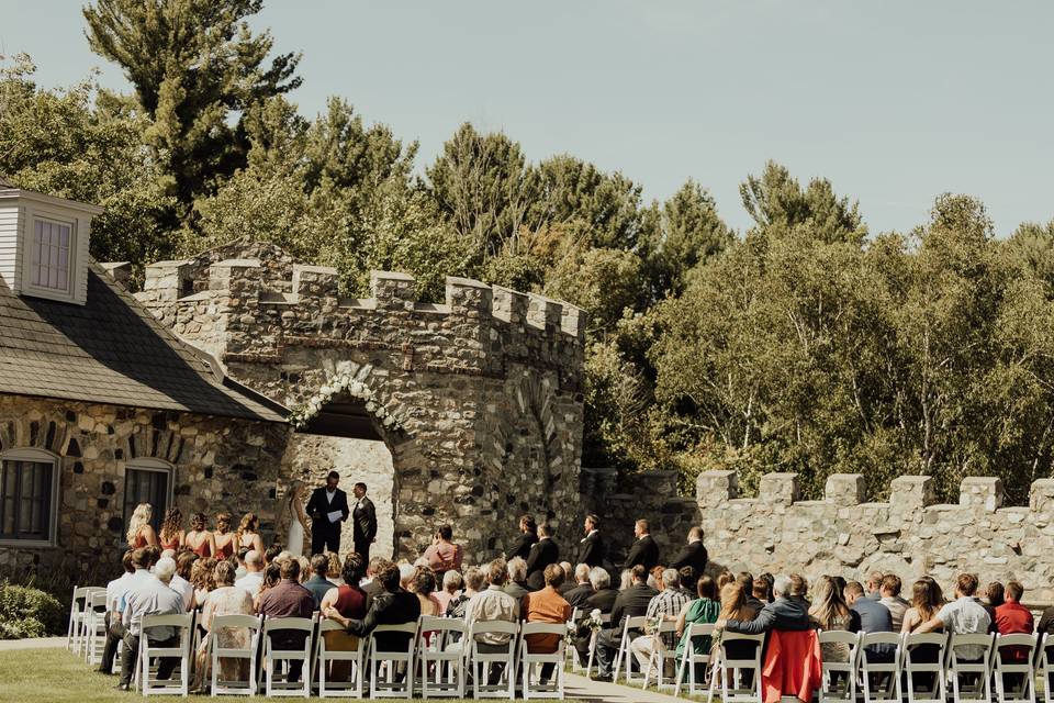 Knights Courtyard - Ceremony