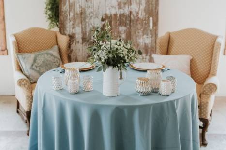 Wedding sweetheart table