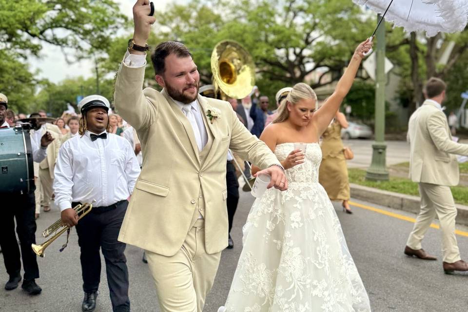 Second line dance, Uptown NOLA