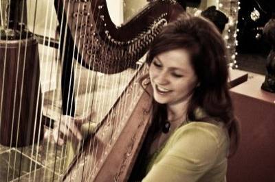 VeeRonna - Harpist