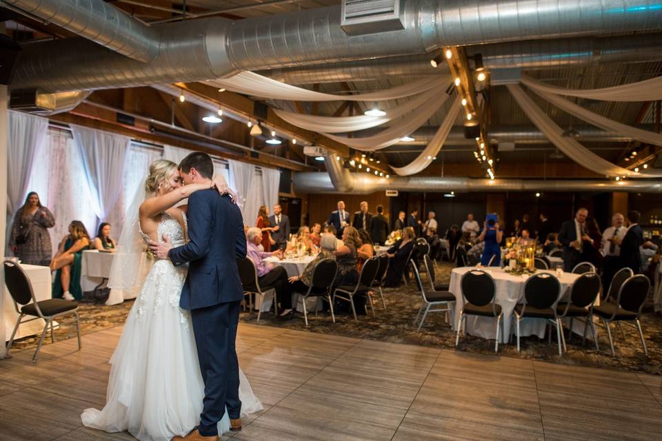 Bride & Groom First Dance