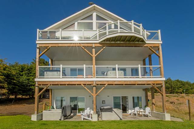 Spyglass Inn
