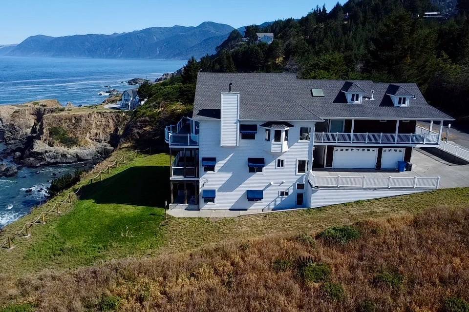 Drone view of Spyglass Inn