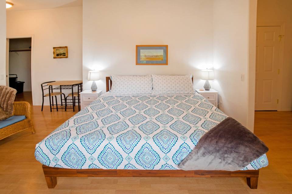King bed at Cozy
