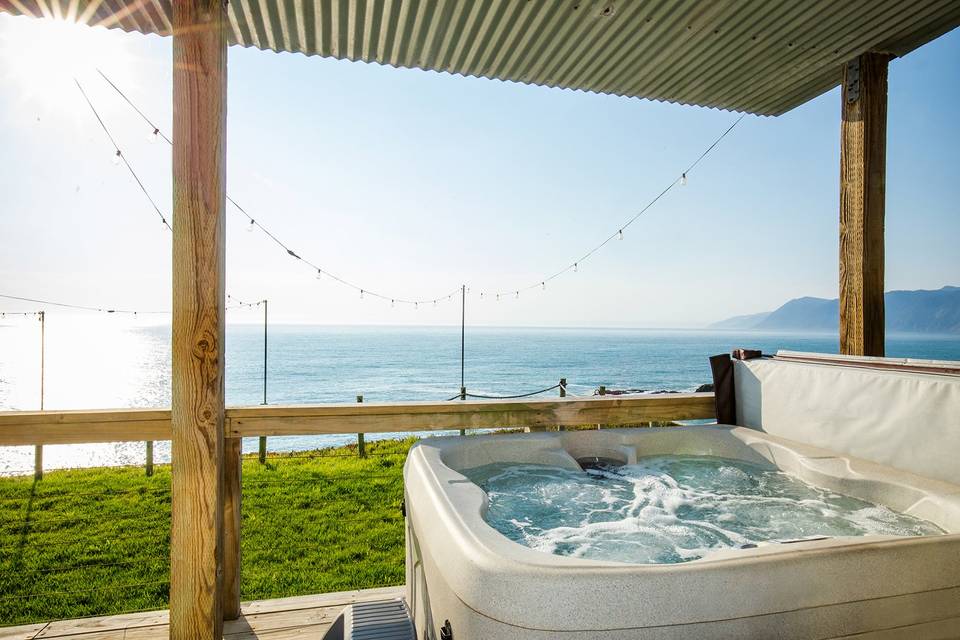 Hot Tub at Magnificent