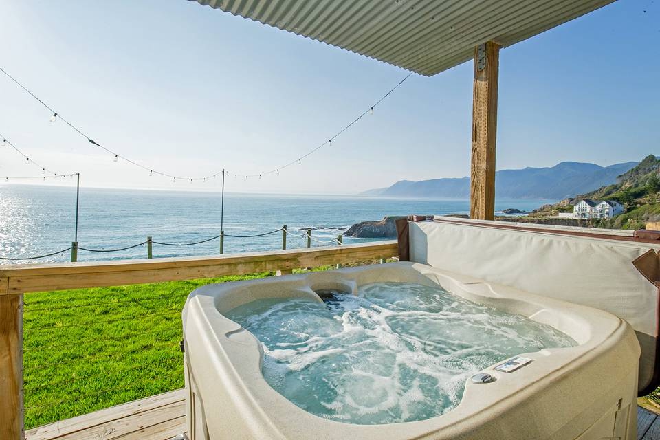 Hot Tub at Magnificent