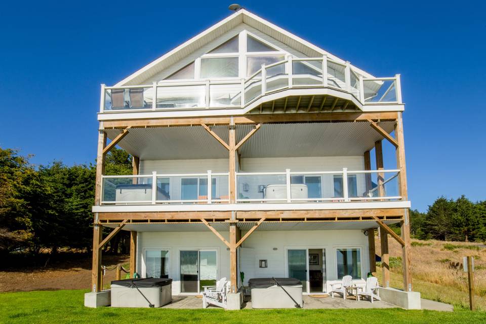 Spyglass Inn