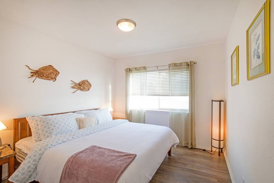 King bed at Stunning