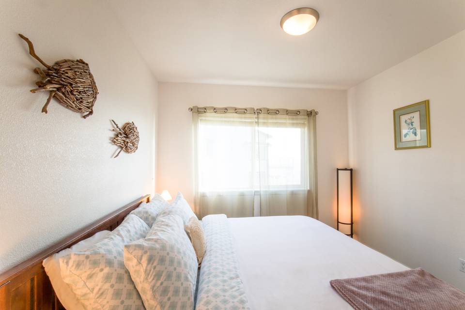 King bed at Stunning