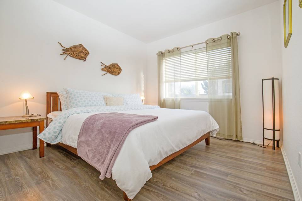 King bed at Stunning
