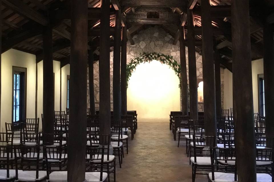 I felt transported to medieval Ireland in this wedding venue! Austin, TX