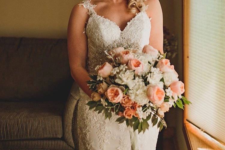 Bride & Bouquet