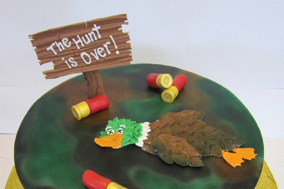 Avid Hunter themed groom's cake